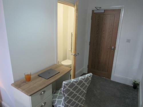 Hostal The Tas Suites - Tas Accommodations