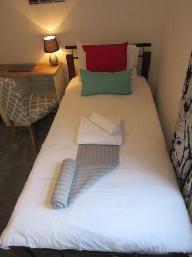 Hostal The Tas Suites - Tas Accommodations