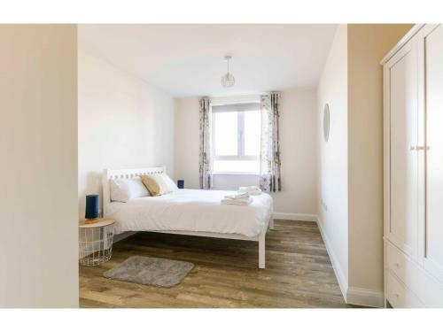 2br Modern Apartment Overlooking The Meadows