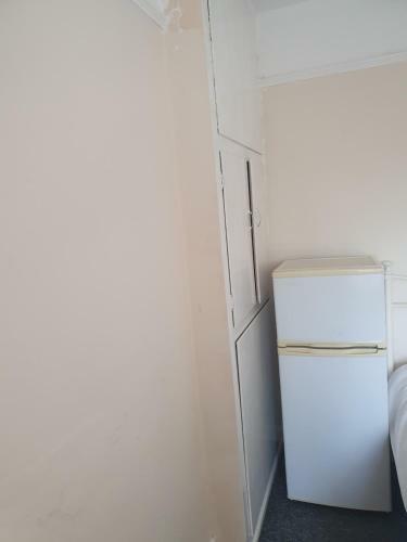 Hostal Beautiful Room Near Train Station