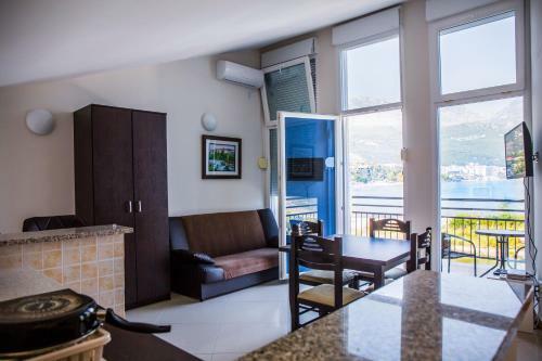 Apartments Riverside