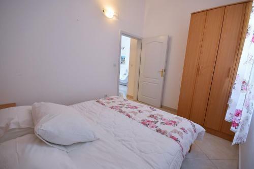 Nikic Apartments