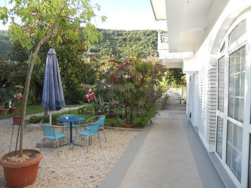 Apartments Laros