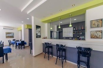 Novi Apartments