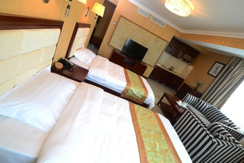 Platinum Hotel