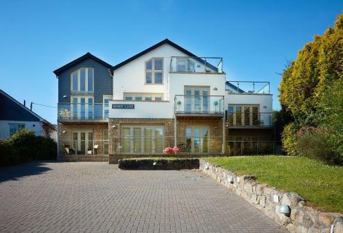 7 Sandy Lane