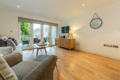 3 Sandy Lane
