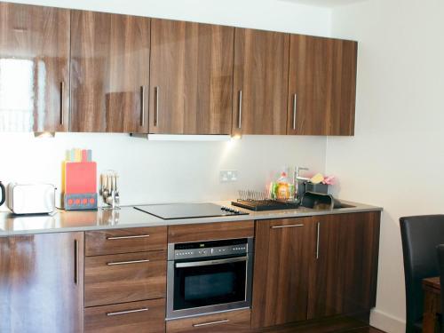 Super Central Cardiff Apartment Close To Stadiums!