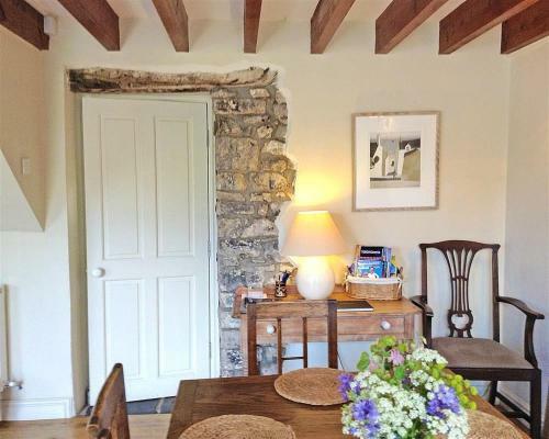 One Cheriton Row