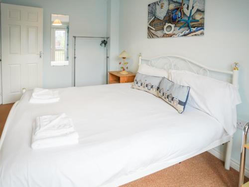 Trendy & Modern Cardiff Bay Townhouse - Sleeps 6