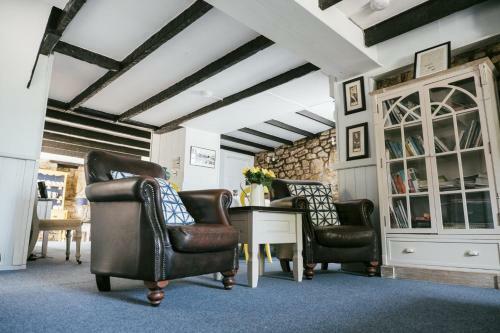 Godolphin Cross B&B - King Room