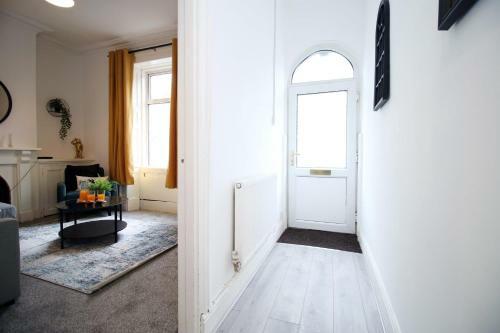 Adamsdown Lodge By Staybc
