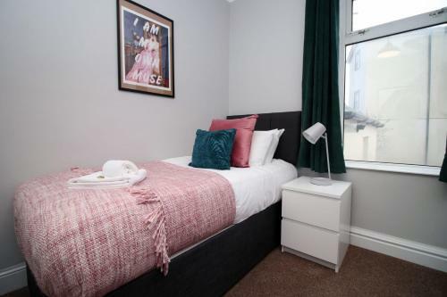Adamsdown Lodge By Staybc