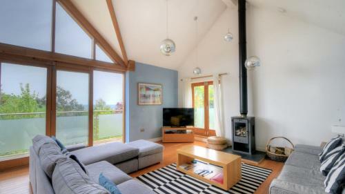Pippin Charmouth
