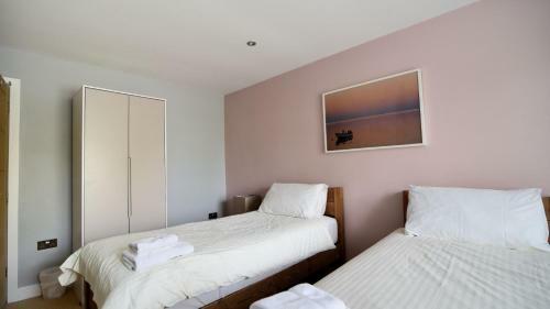 Pippin Charmouth