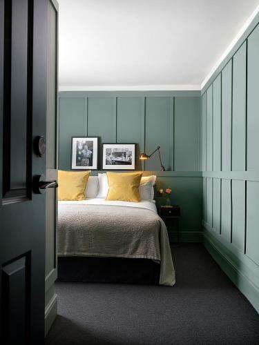 Cult Hotels The George Cheltenham