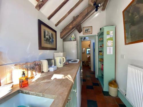 Magical Cottage In A Hidden Cotswolds Valley