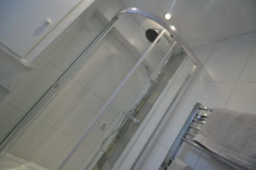 Charming 1 Bed Riverside Apartment