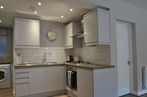 Charming 1 Bed Riverside Apartment