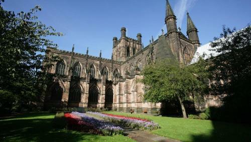 Charming 1 Bed Riverside Apartment
