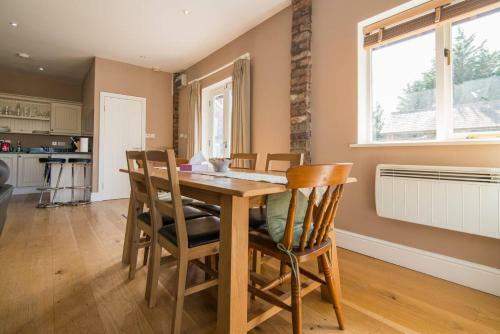 Picturesque Chester Abode With Free Wifi