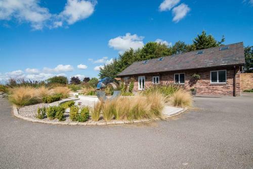 Picturesque Chester Abode With Free Wifi