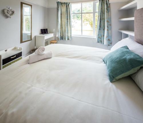 Newlyn House - Sleeps 11