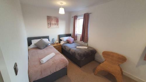 Canal Side Luxury Penthouse 2-bed Apartment