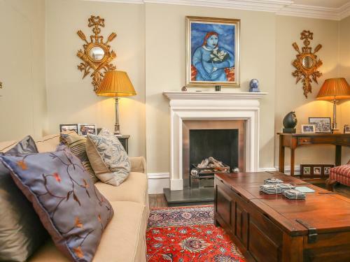 4 Maidens Row