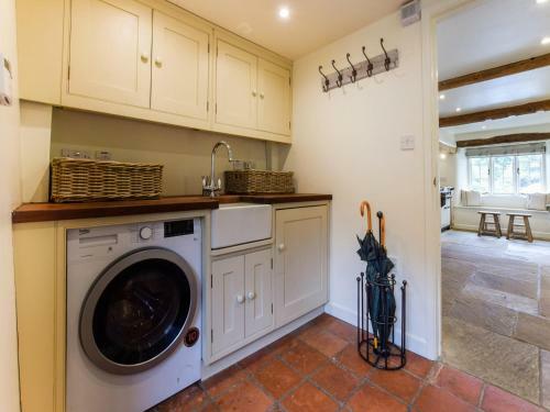 Holly Cottage