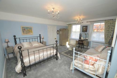 The Quays Mansion In Christchurch