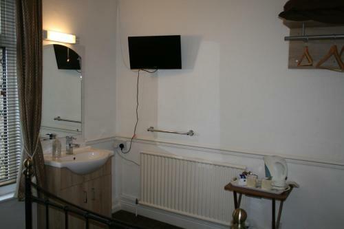 Hostal Aavon Court Guest House