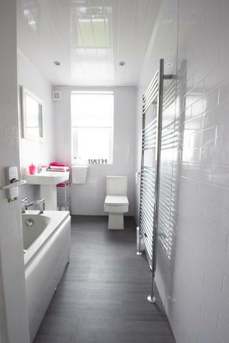 Premier - Ashgrove Apartment