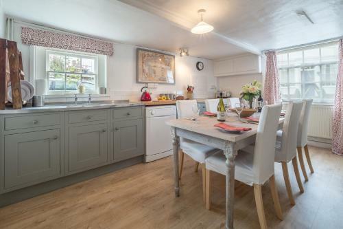 Crown Cottage