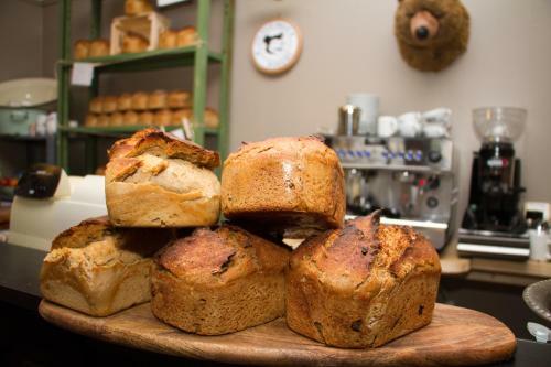 Room At The Bear With Breakfast In The Bakery