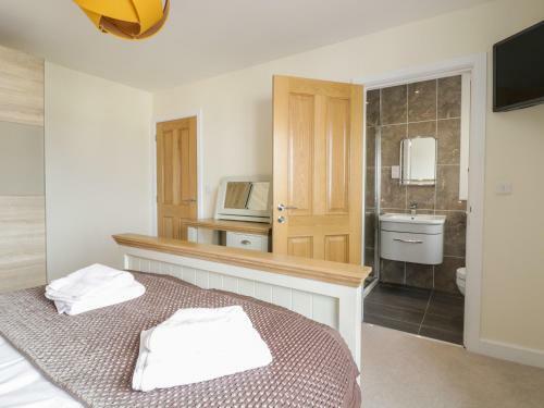 11 Maes Glyndwr