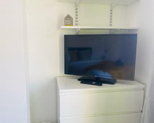 Great Location - Four Bedroom Home - City Centre