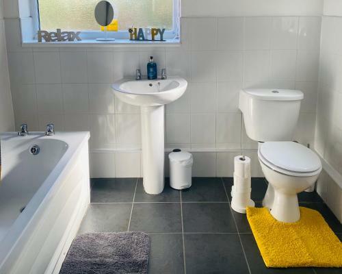 Great Location - Four Bedroom Home - City Centre