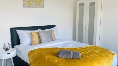 Great Location - Four Bedroom Home - City Centre