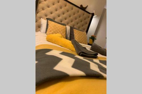 4 Bedroom House Coventry Hosted By Snoozenow