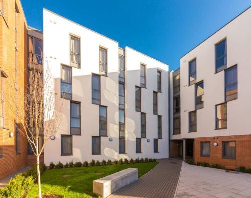 Posada Relax By Mph, Smart Ensuites In Central Coventry