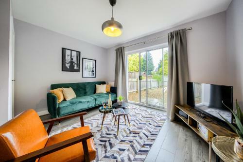 Cosy House ? Ricoh ? M6 ? Sleeps 6 ? Empower Homes