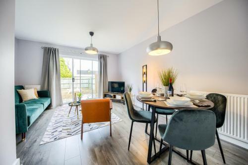 Cosy House ? Ricoh ? M6 ? Sleeps 6 ? Empower Homes