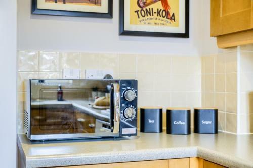 Cosy House ? Ricoh ? M6 ? Sleeps 6 ? Empower Homes