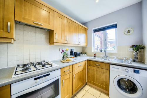 Cosy House ? Ricoh ? M6 ? Sleeps 6 ? Empower Homes
