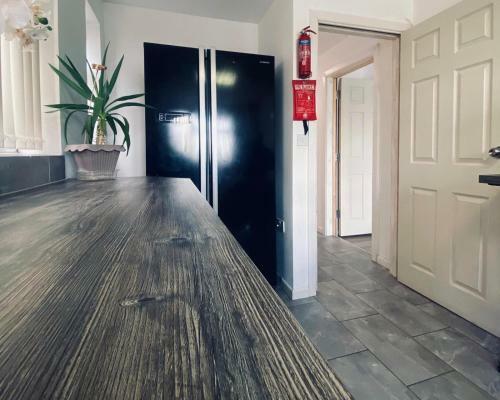 5-bed 5-ensuite Coventry Walsgrave M6 M69