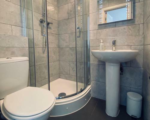 5-bed 5-ensuite Coventry Walsgrave M6 M69