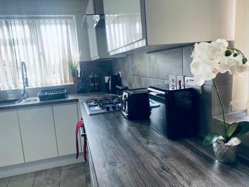 5-bed 5-ensuite Coventry Walsgrave M6 M69
