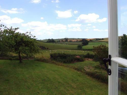 West Henstill House, Crediton