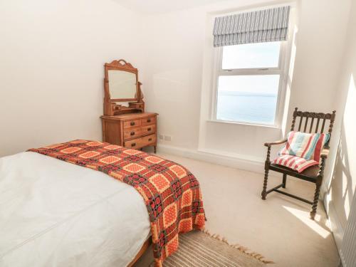 11 Marine Terrace